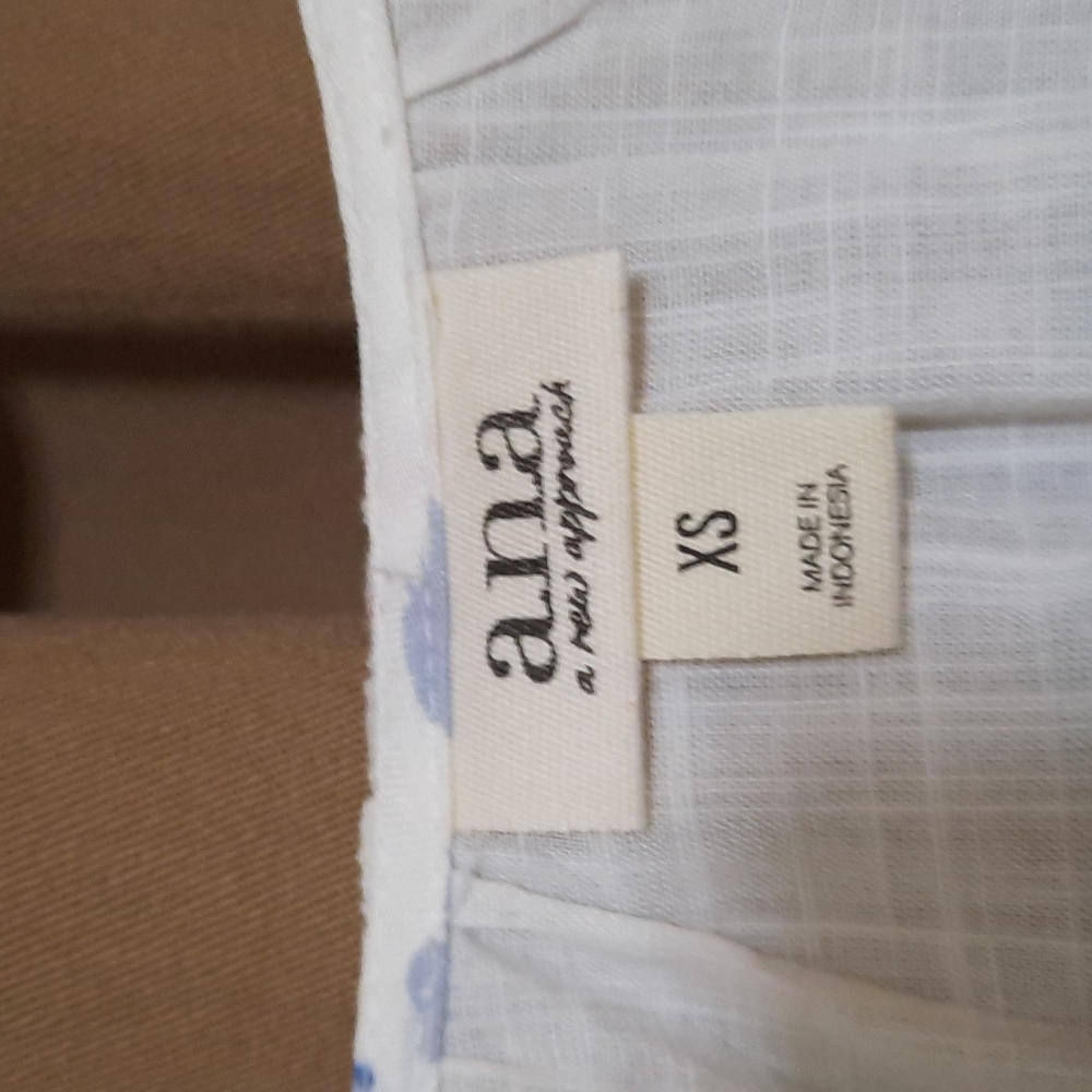 A.N.A women's top size XS New with tags - Picture 4 of 6